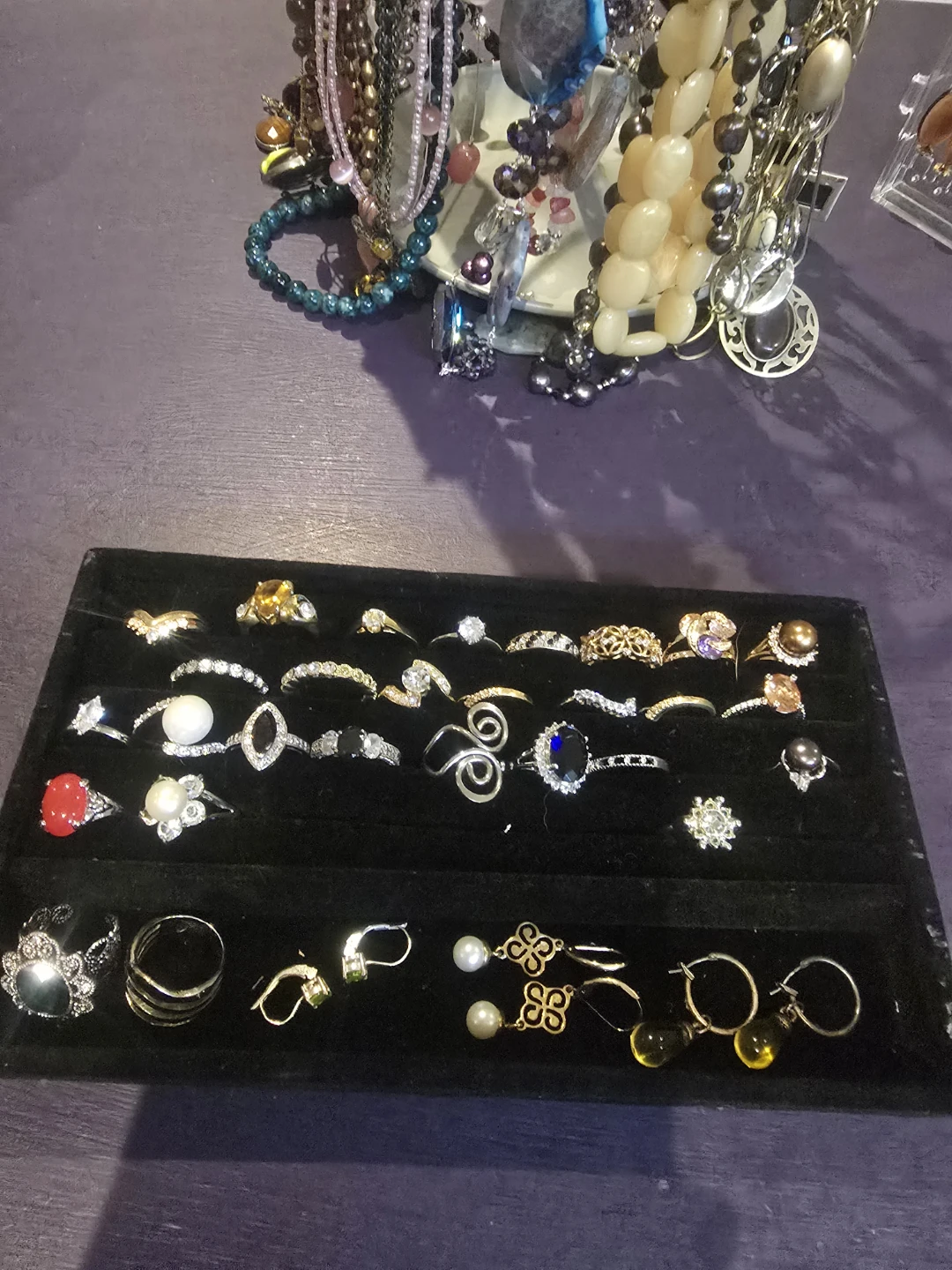 Assorted costume jewelry - photo 4