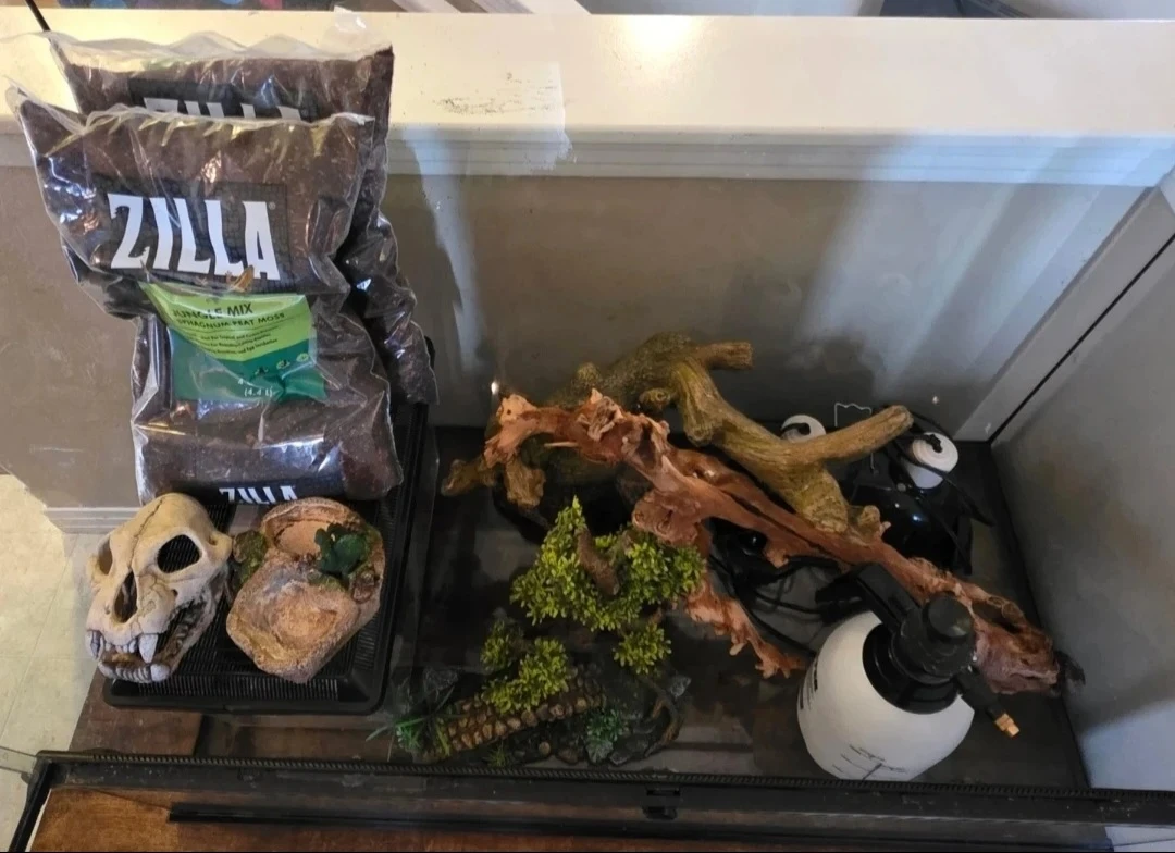 Zilla Terrarium with Accessories - photo 3