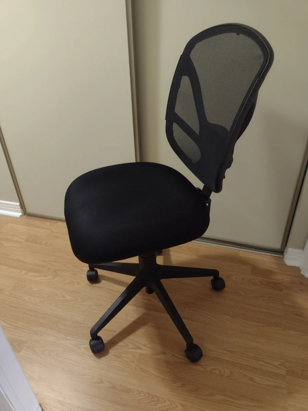 Black Mesh Back Office Chair