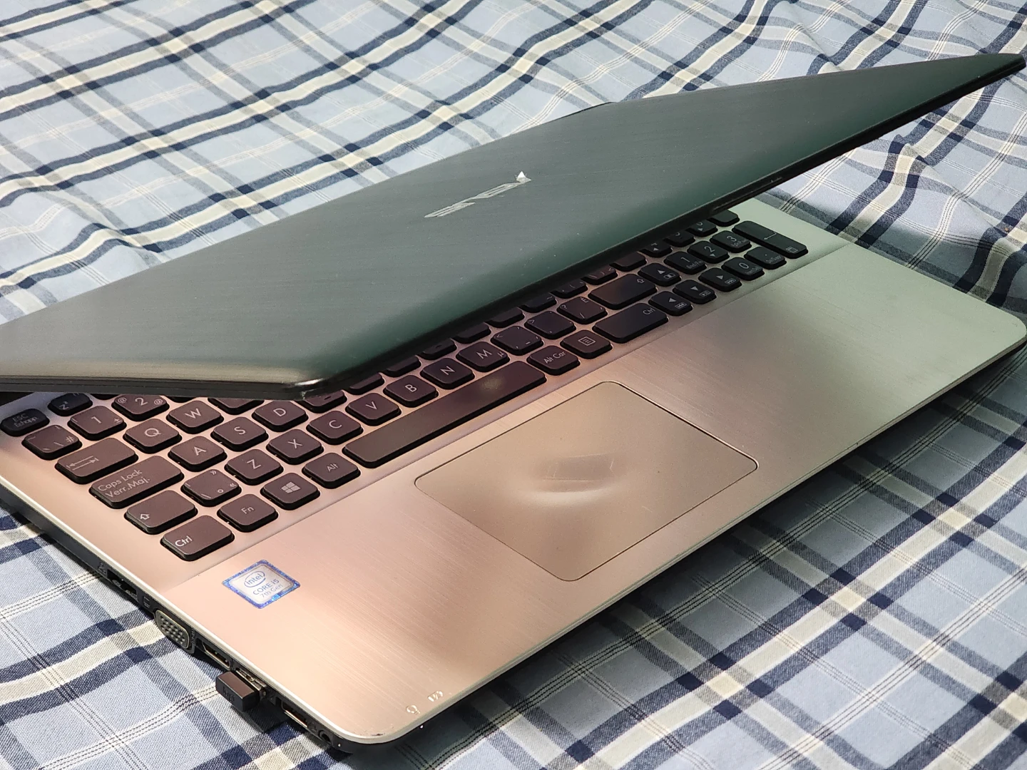 Asus laptop 15.6" 1tb - photo 3