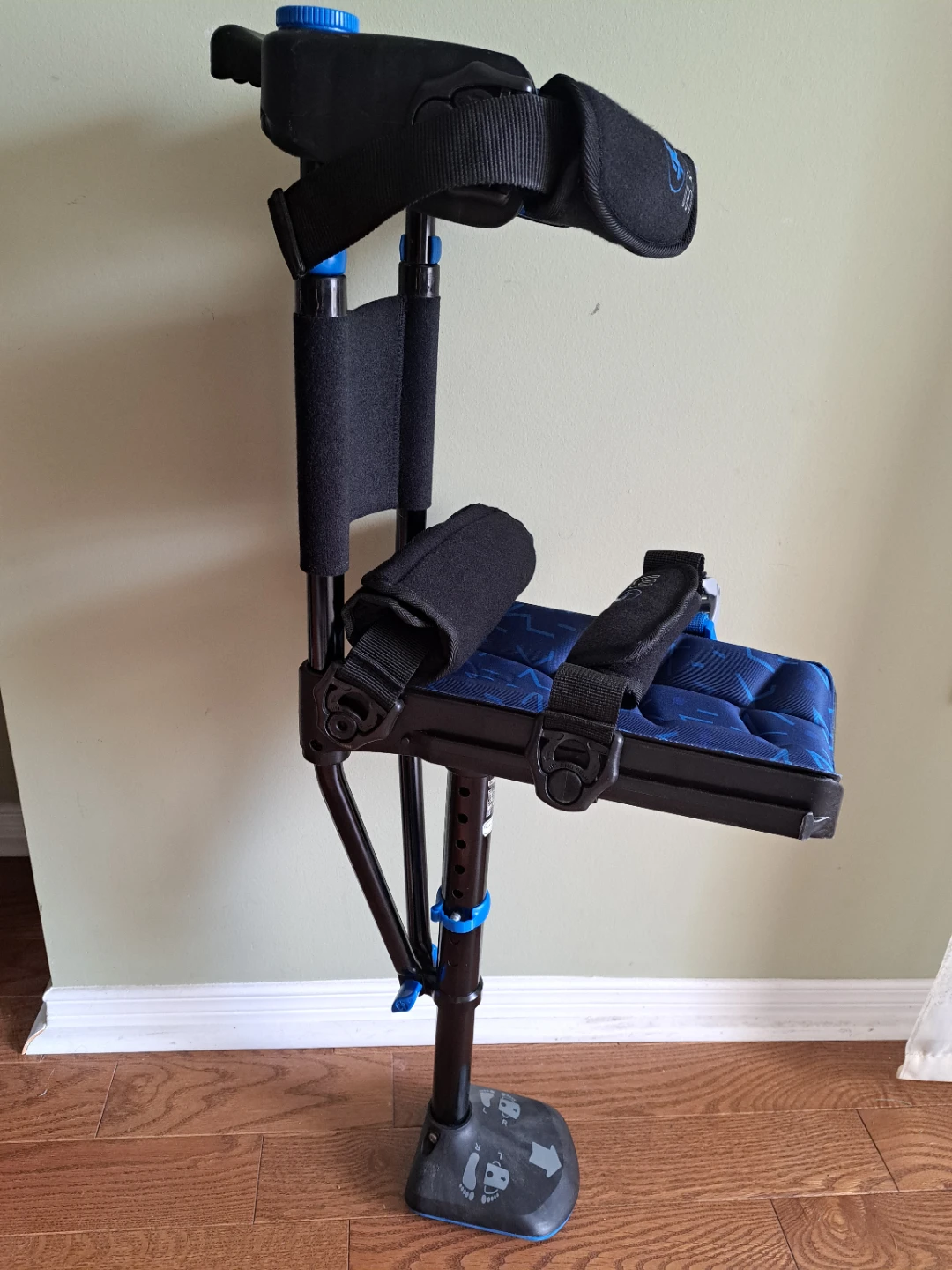 iWALK 3.0 Hands-Free Knee Crutch – Excellent Condition