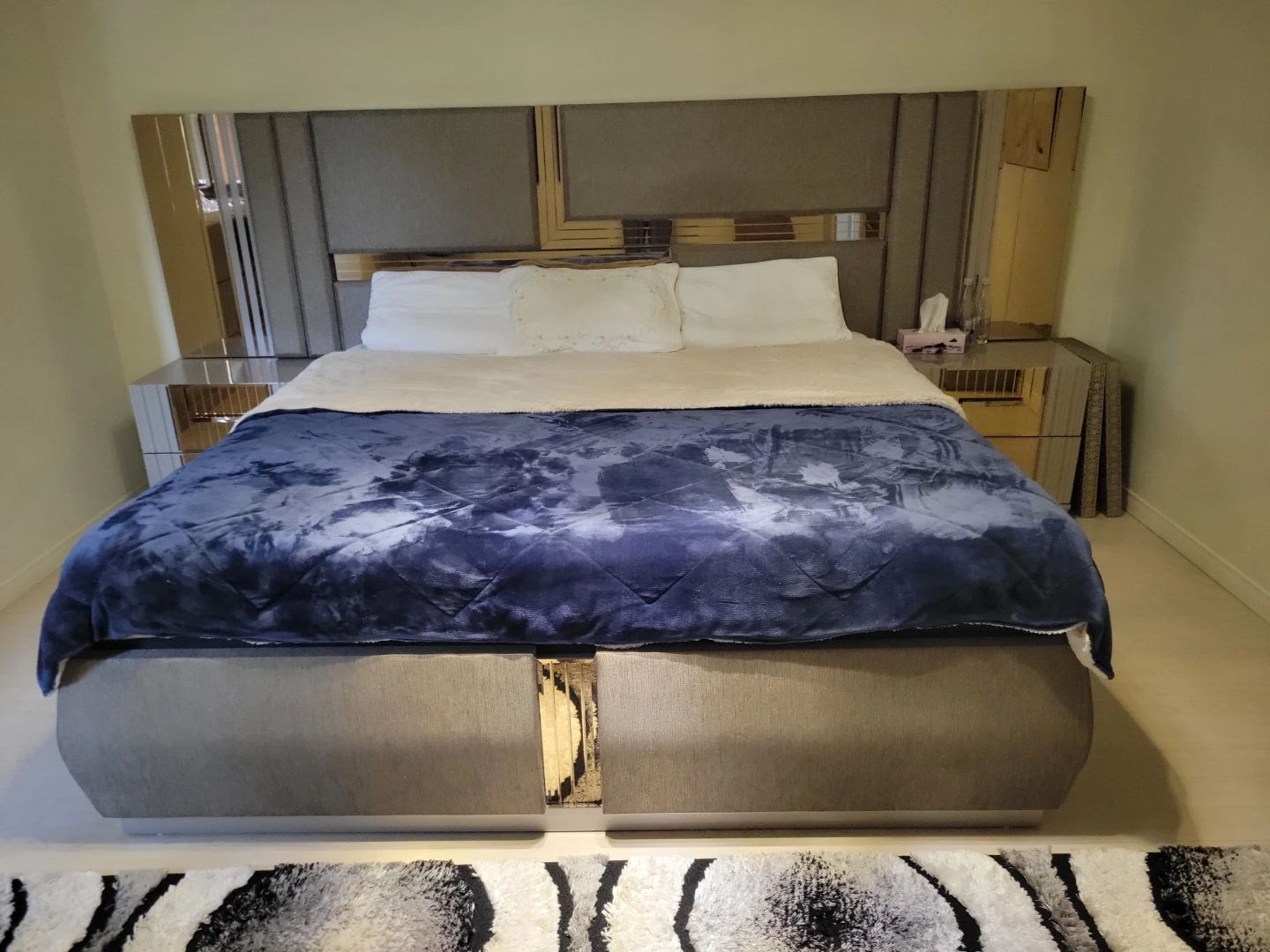 Luxory bedroom set