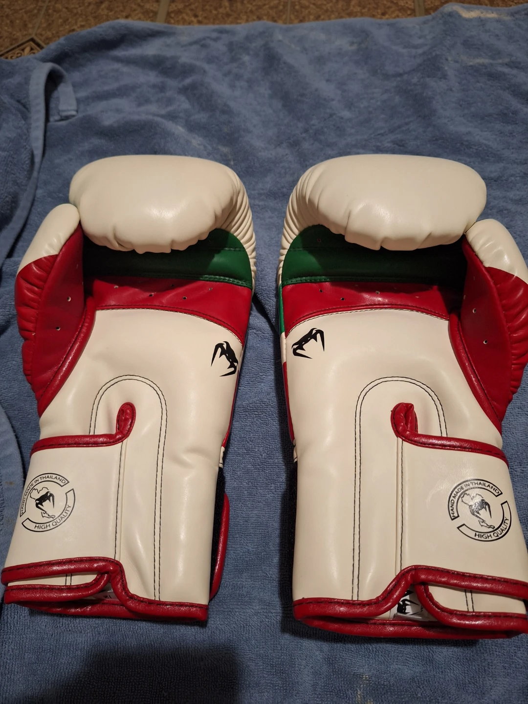 Mens venum elite Italy boxing gloves 2.0 12oz - photo 2