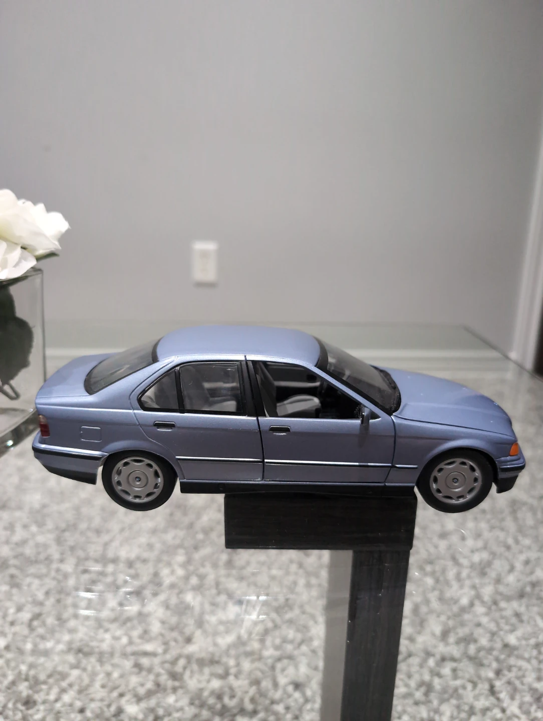 UT MODELS E36  1.18 SCALE - photo 2