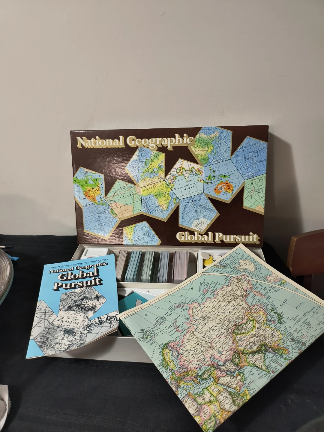 National Geographic Global Pursuit Board Game - photo 3