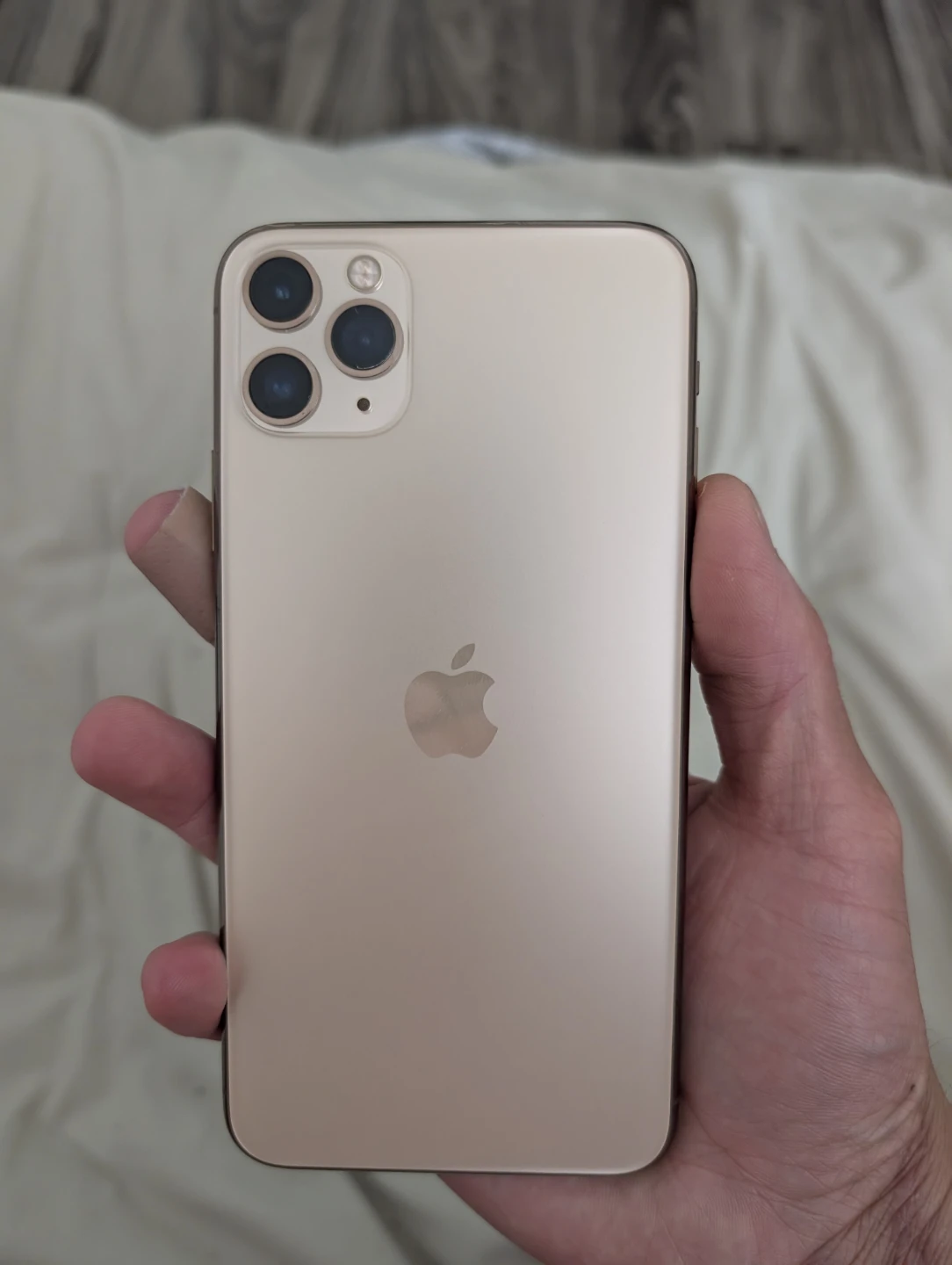 iPhone 11 Pro Max Gold 64 GB - photo 4