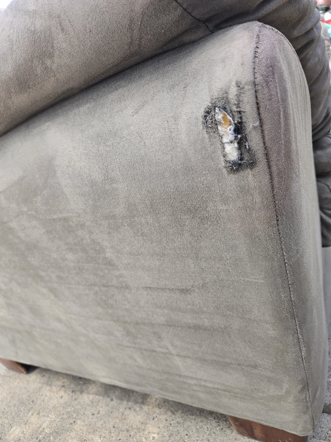Olive green lazyboy sofa & love seat - photo 3