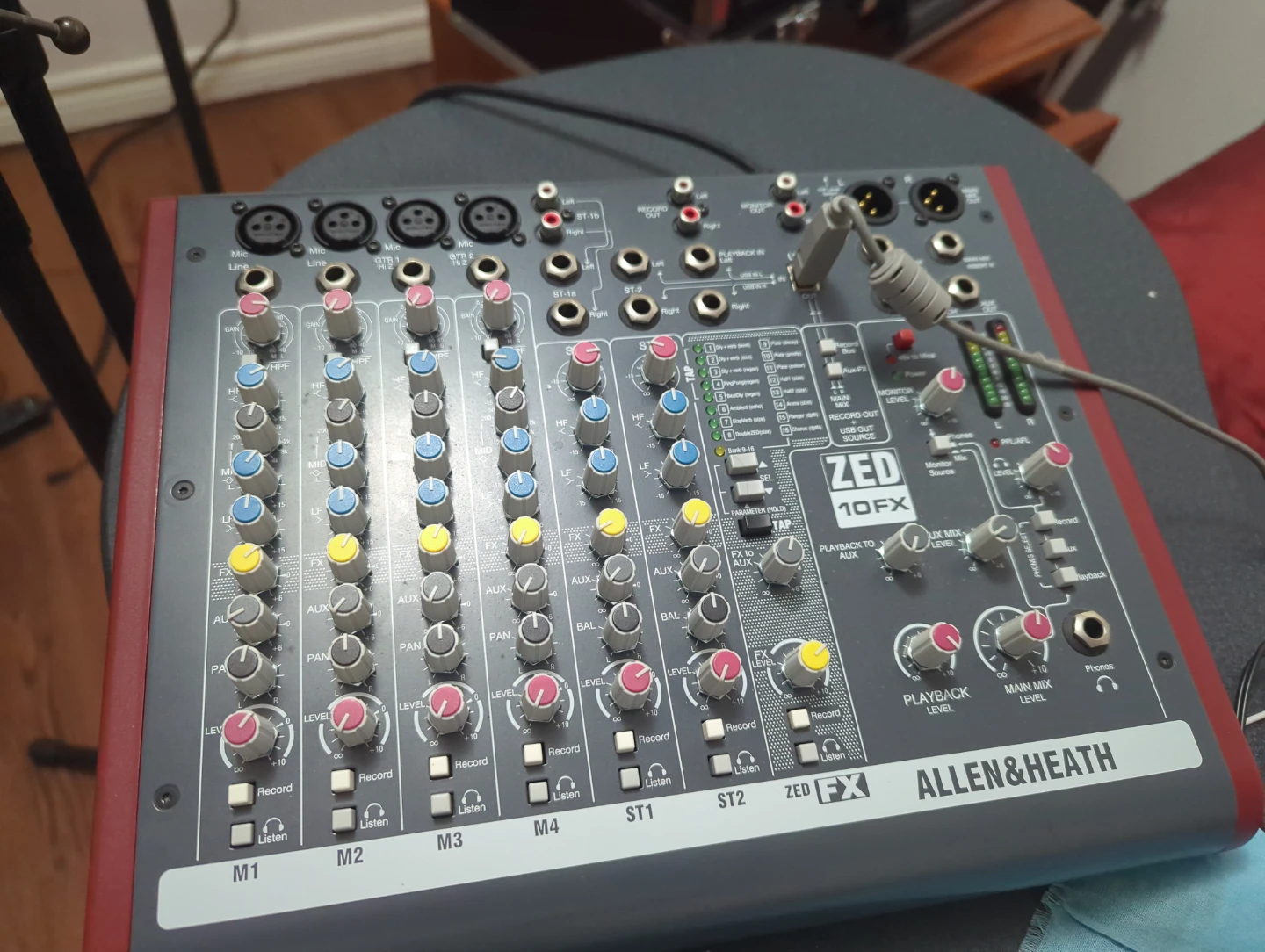 Allen & Heath ZED-10FX Mixer