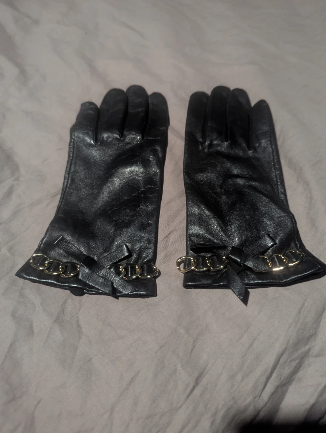 Michael Kors Black Leather Gloves with Gold Chain Detail - photo 2