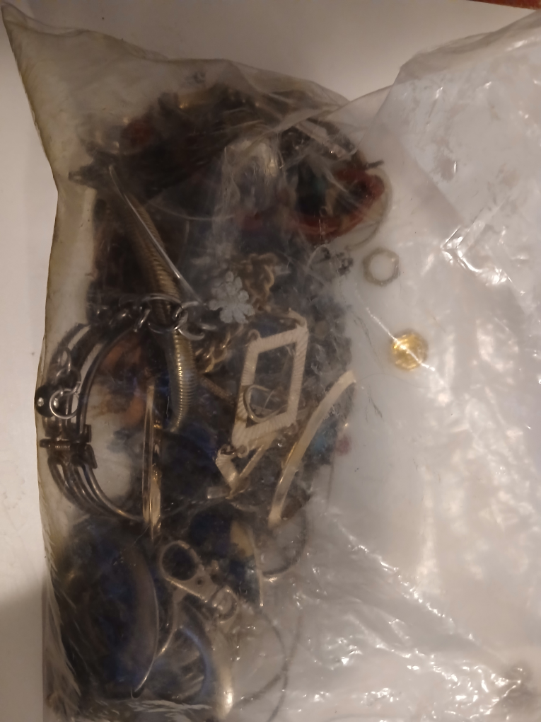 Assorted costume jewellery lot