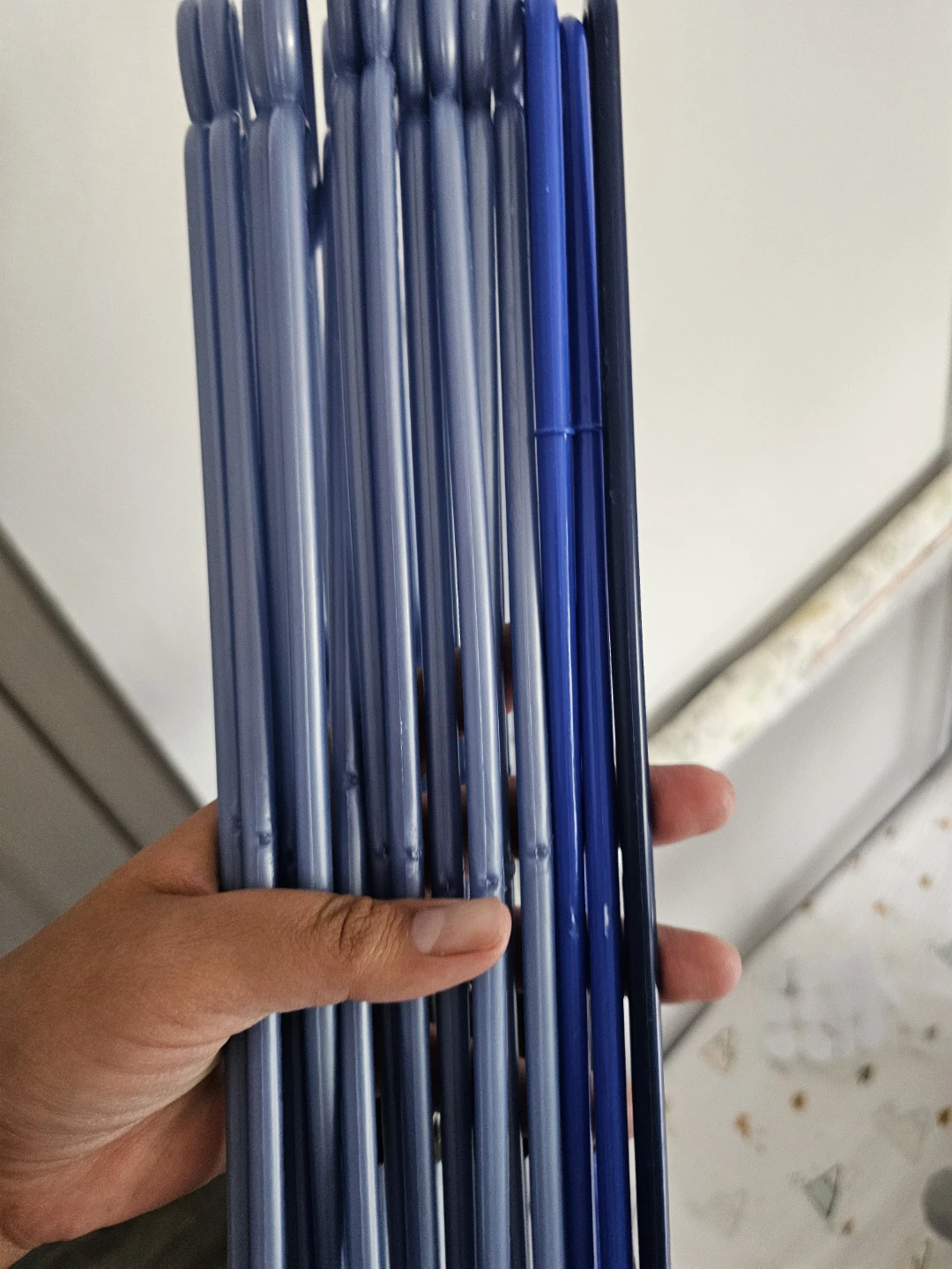 Set of Blue Plastic Hangers - photo 2