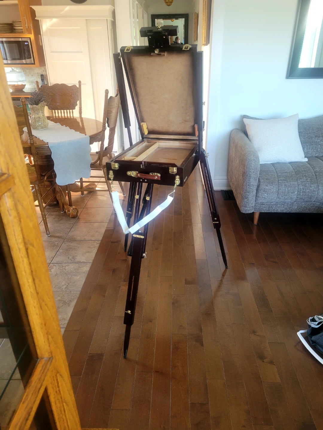Large Wooden Artist Easel with Storage. - photo 3