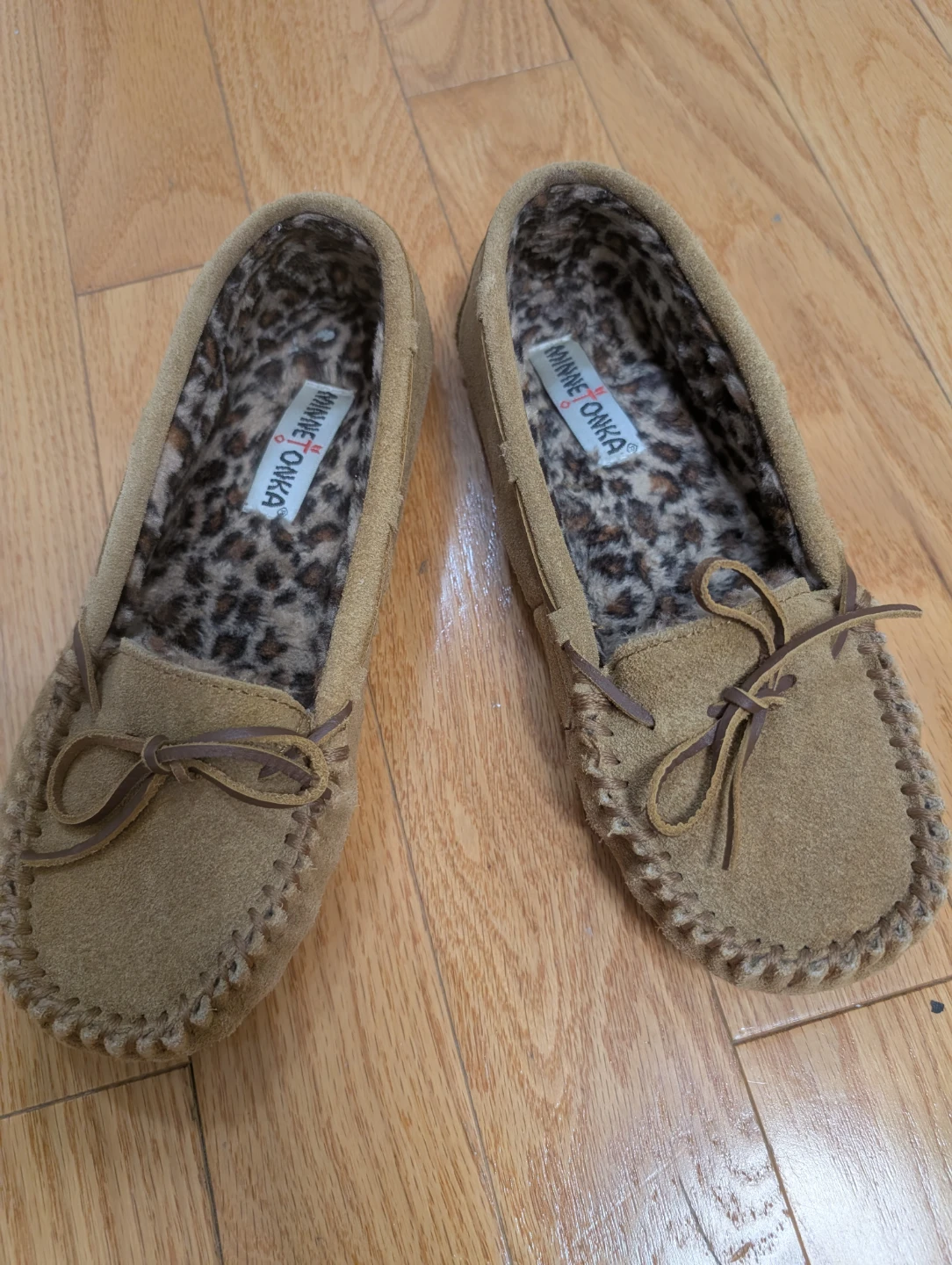 Minnetonka Moccasin Slippers size 9 - photo 2