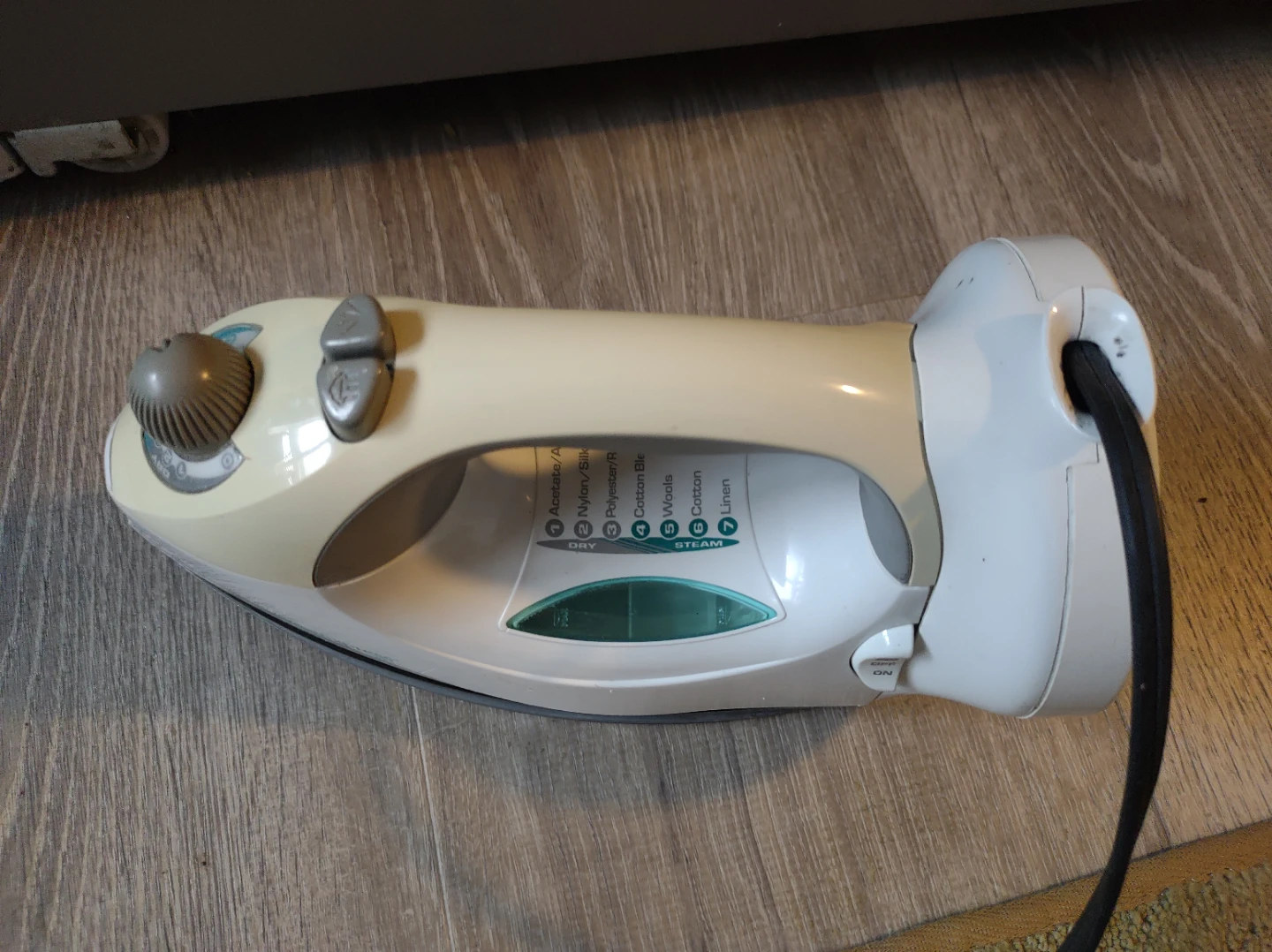Black & Decker Steam-Express Steam Iron - photo 3