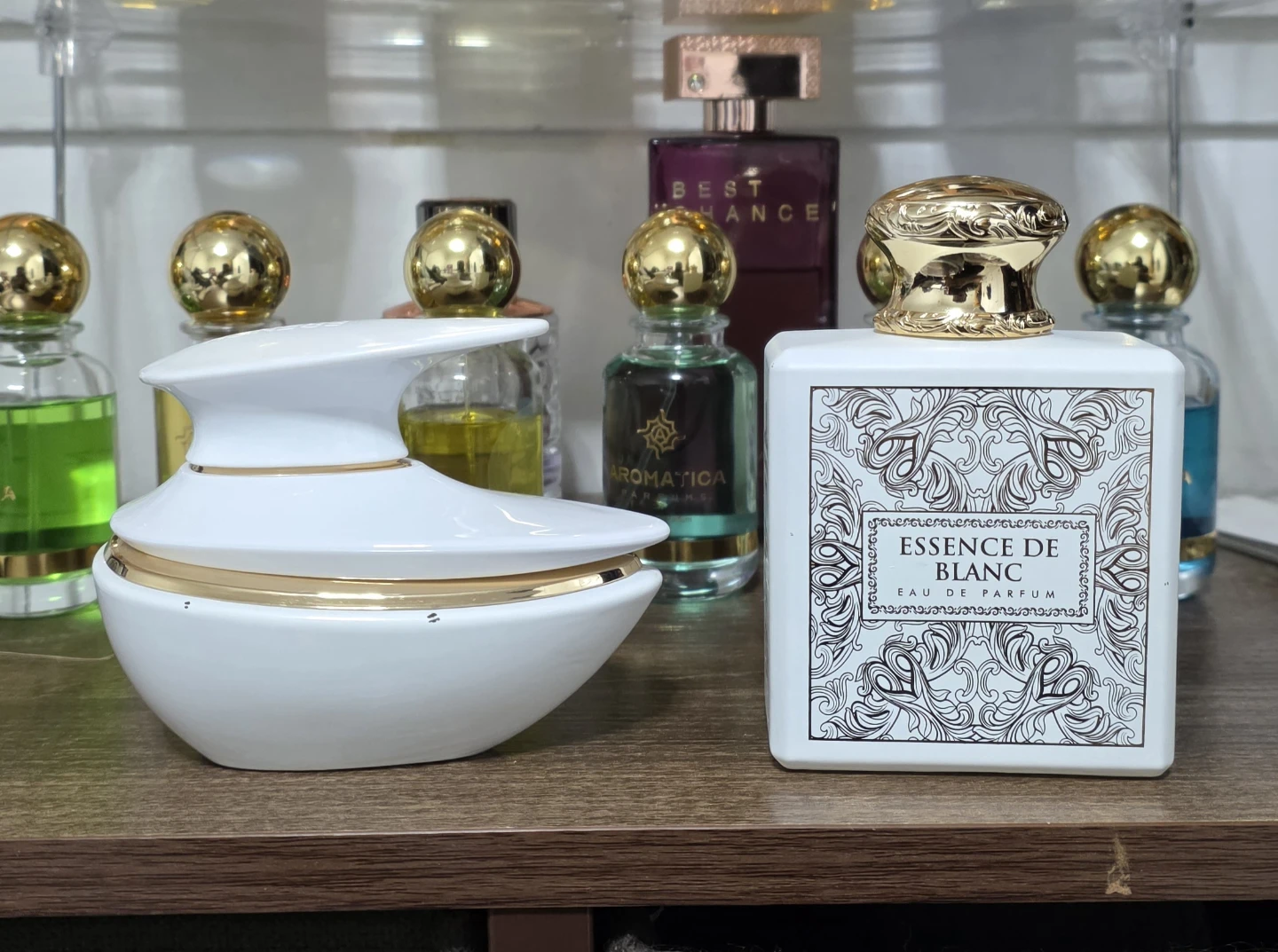 French Avenue Essence de Blanc and Pinnace
