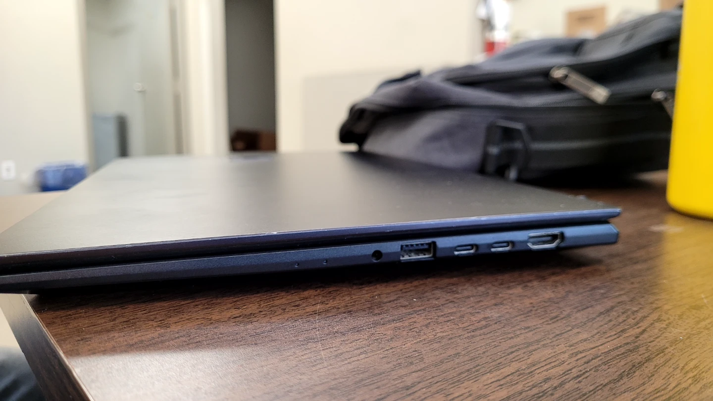 ASUS VivoBook Laptop K3402 - photo 3