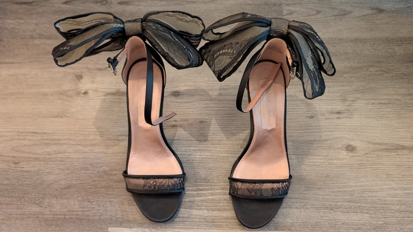 PNINA TORNAI for Naturalizer Black Lace Bow Heels - photo 4