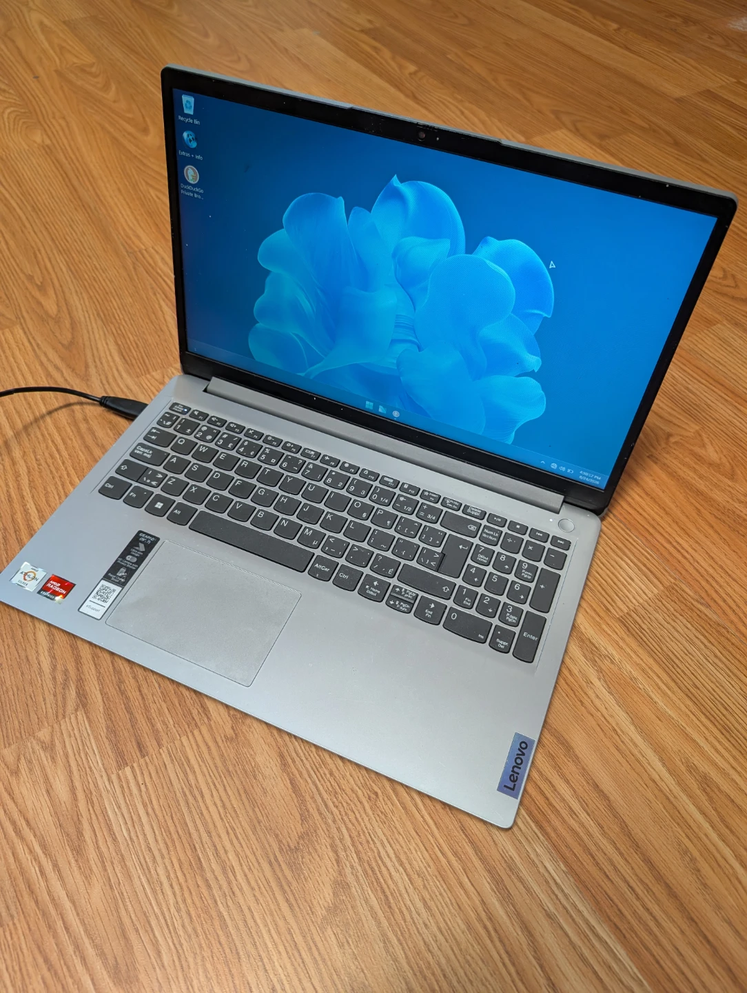Lenovo IdeaPad Laptop - photo 2