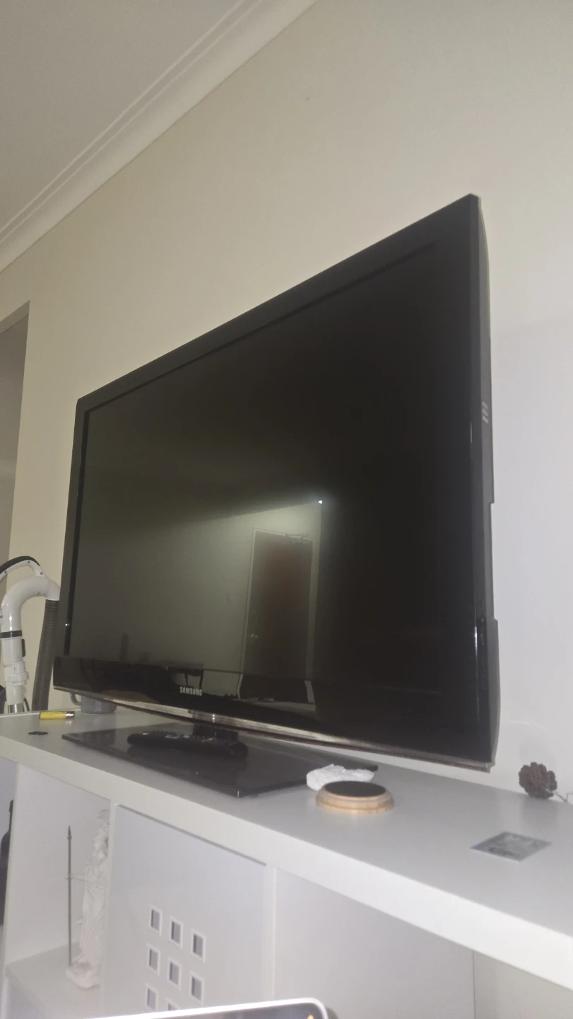 Samsung Flat Screen TV