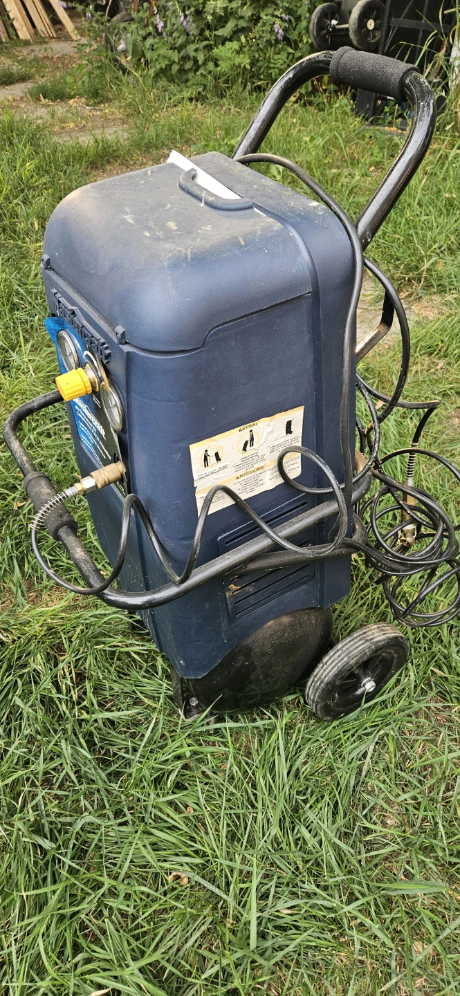Mastercraft Air Compressor - photo 2