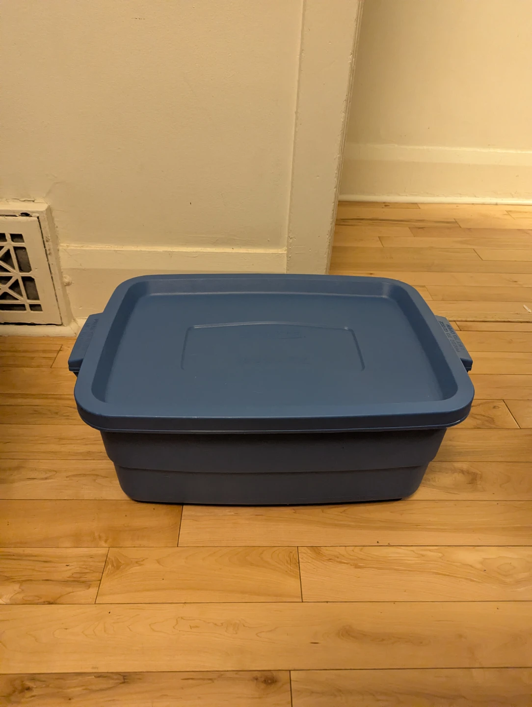 38 L Blue Storage Bin with Lid