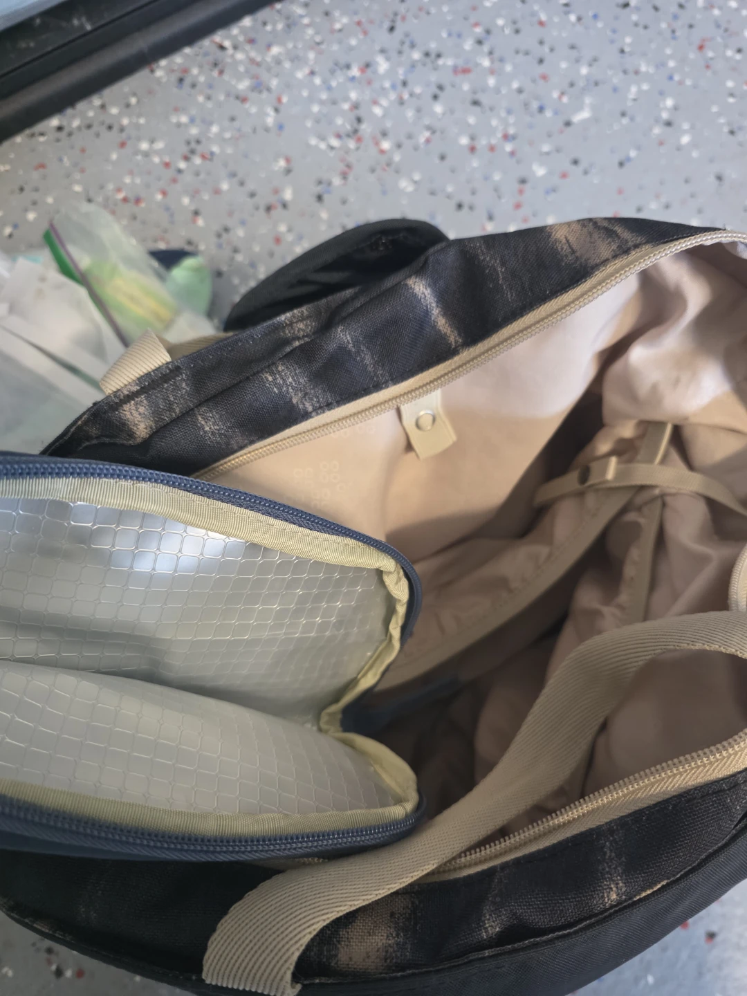 Diaper Bag with Changing Pad (Okiedog) - can be set as backpack - photo 3