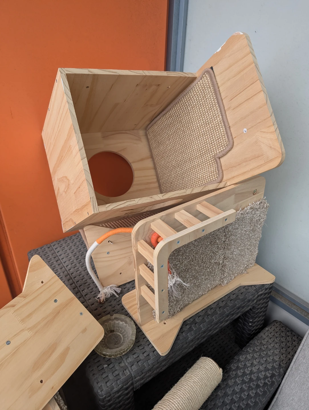 Wall-mounted Cat Tree Condo with Scratching Posts - photo 2