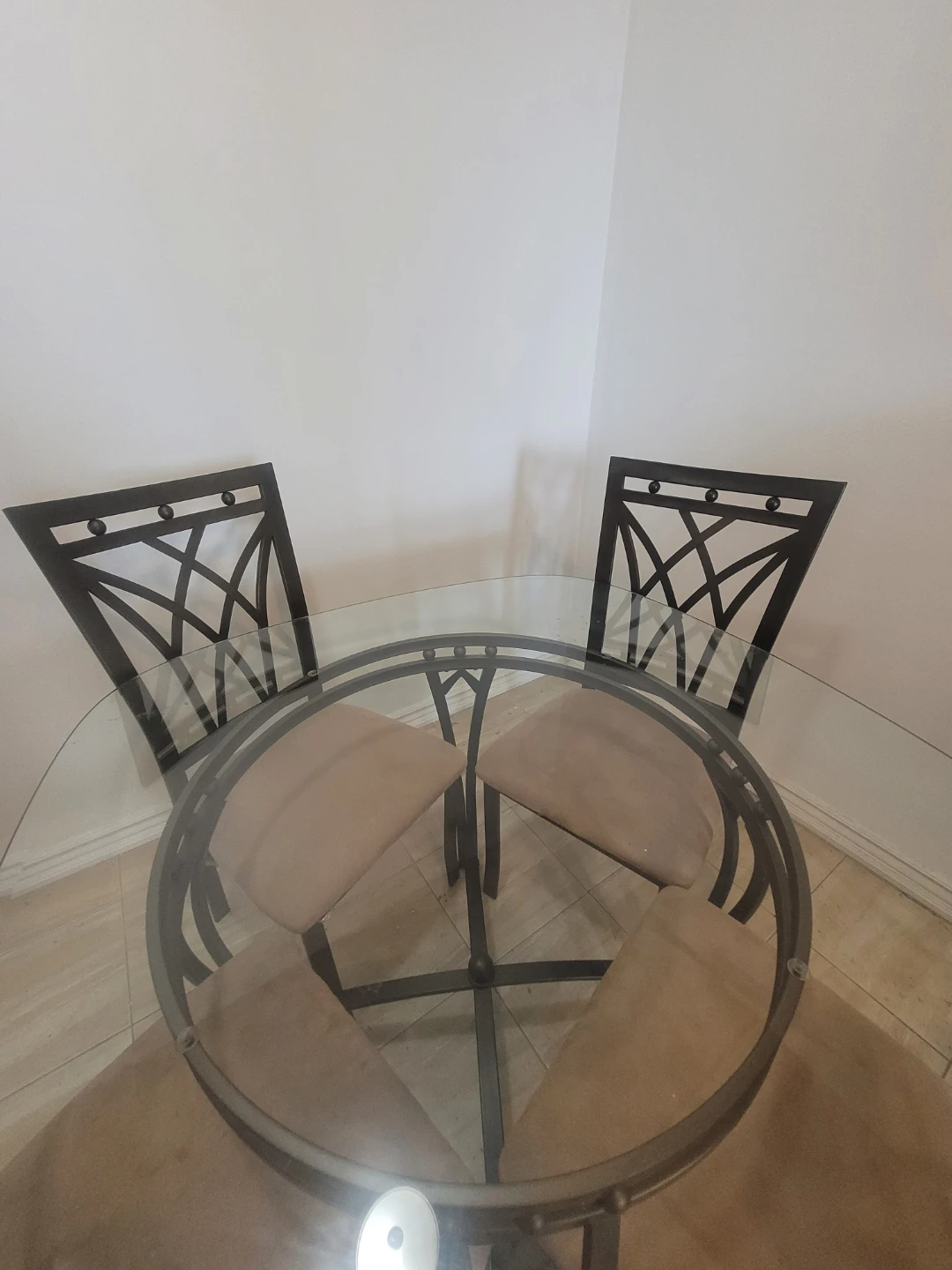 4 Seat Dining Set - photo 2