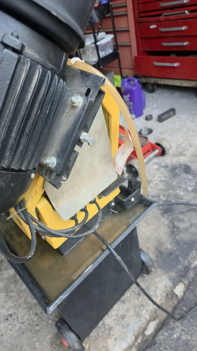 Yellow Metal Bandsaw - photo 2