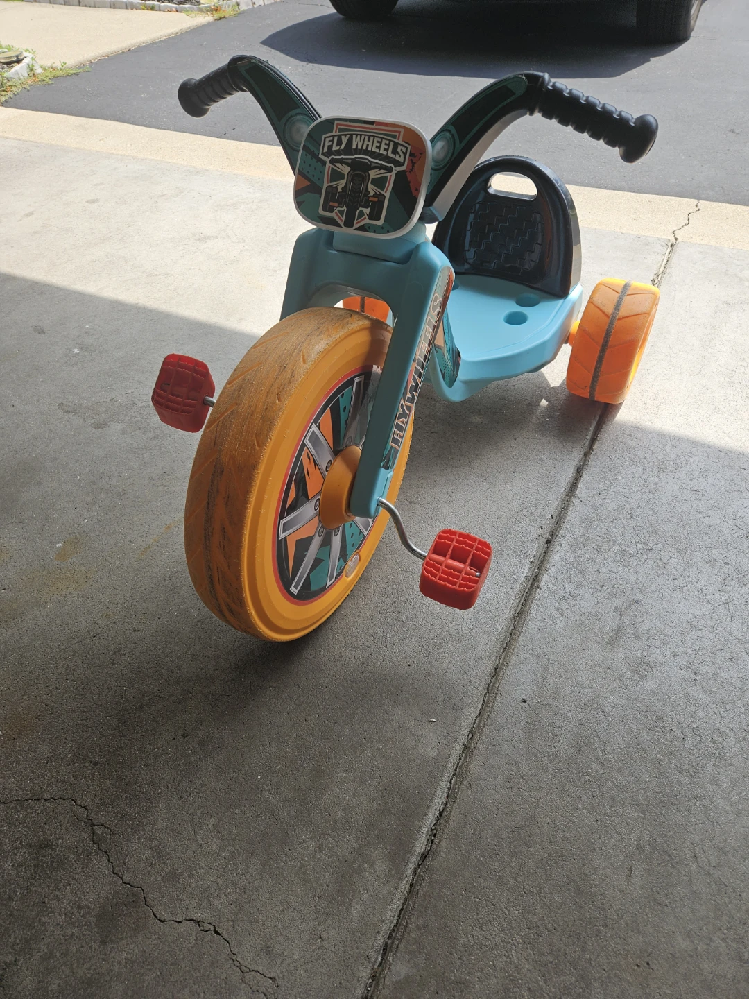 Fly Wheels Kids Tricycle - photo 2