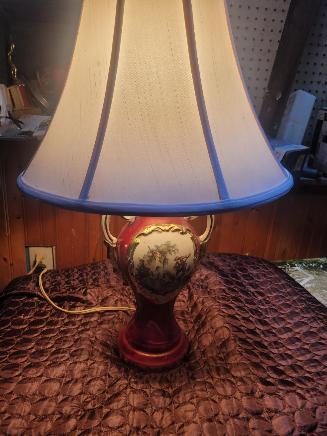 George and Martha Washington lamp