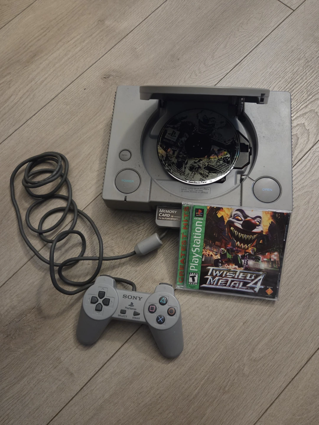 Sony PlayStation 1 Console with Twisted Metal 4 Game