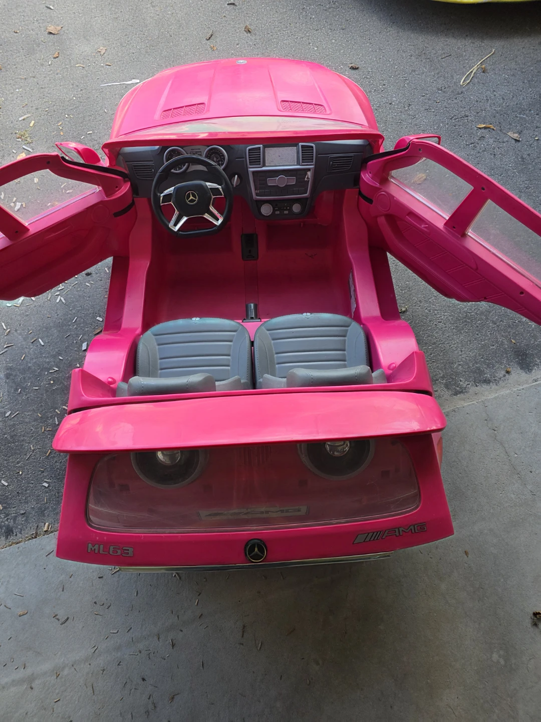 Pink Mercedes-Benz ML63 Ride-On Car - photo 4