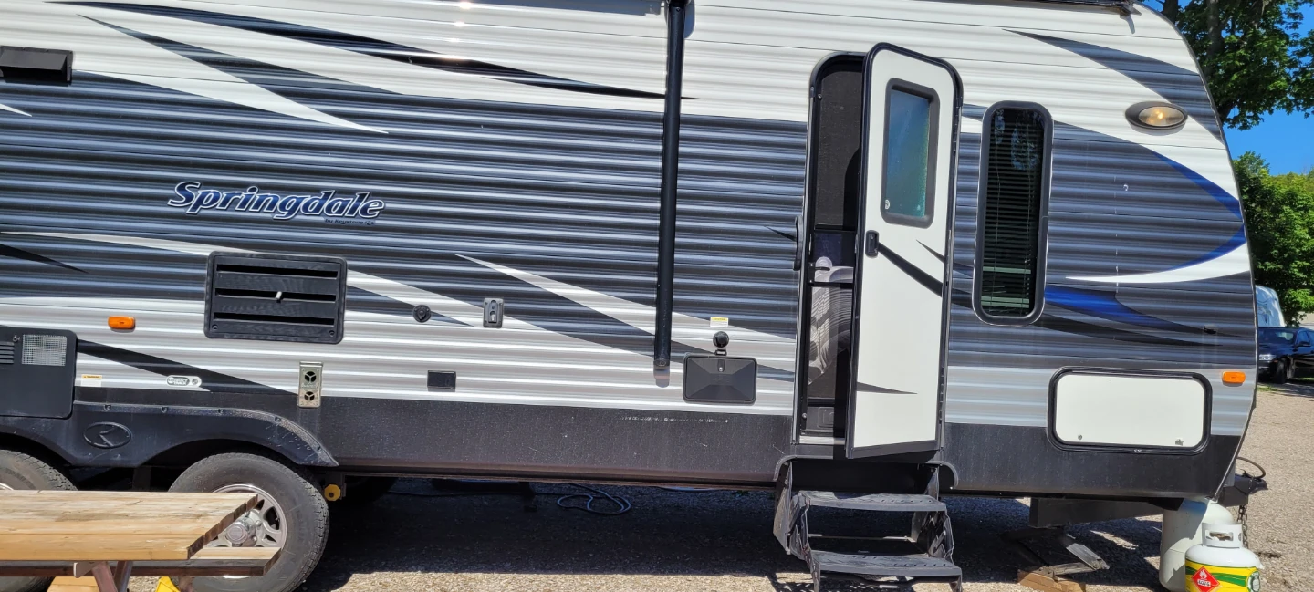 Keystone Springdale Travel Trailer - photo 2