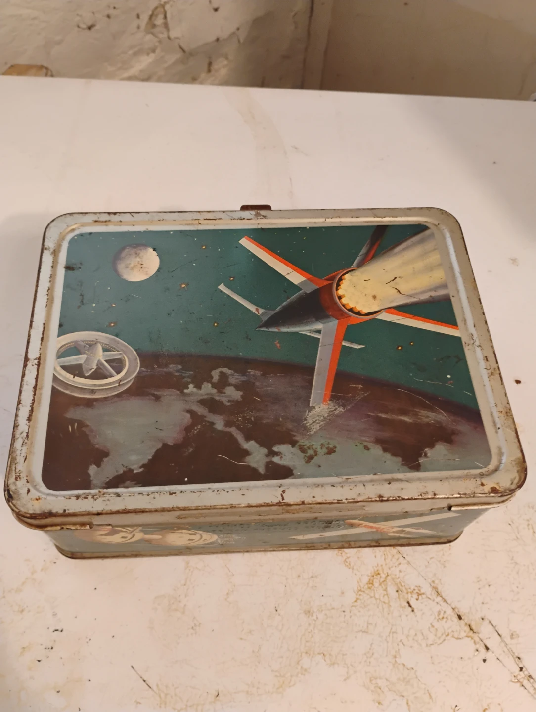 Vintage Sci-Fi Rocket Tin Lunch Box