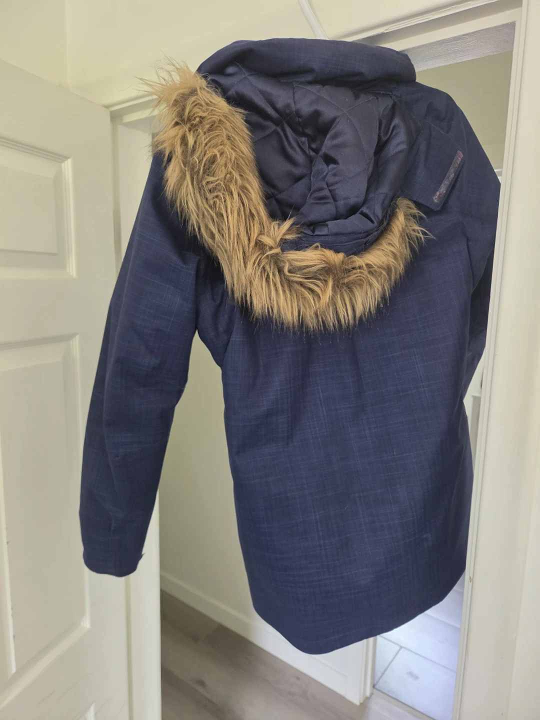 Helly Hansen Navy Parka with Fur Hood - Size Small - photo 5