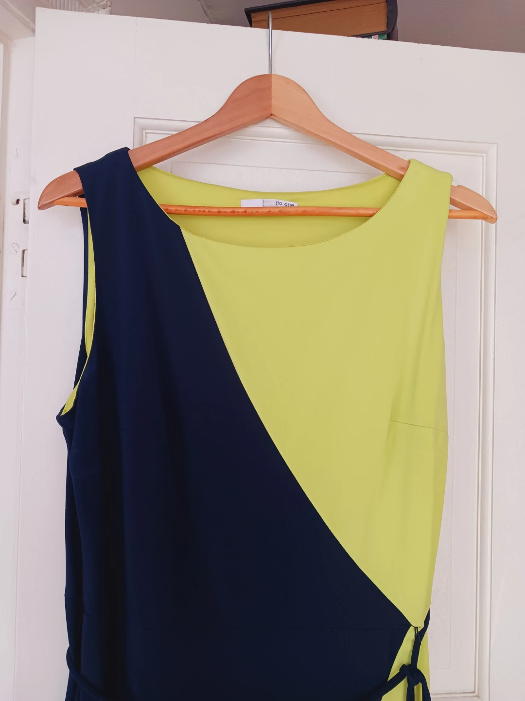 Beautiful Navy and Lime Studio One Geometric Sleeveless Dress