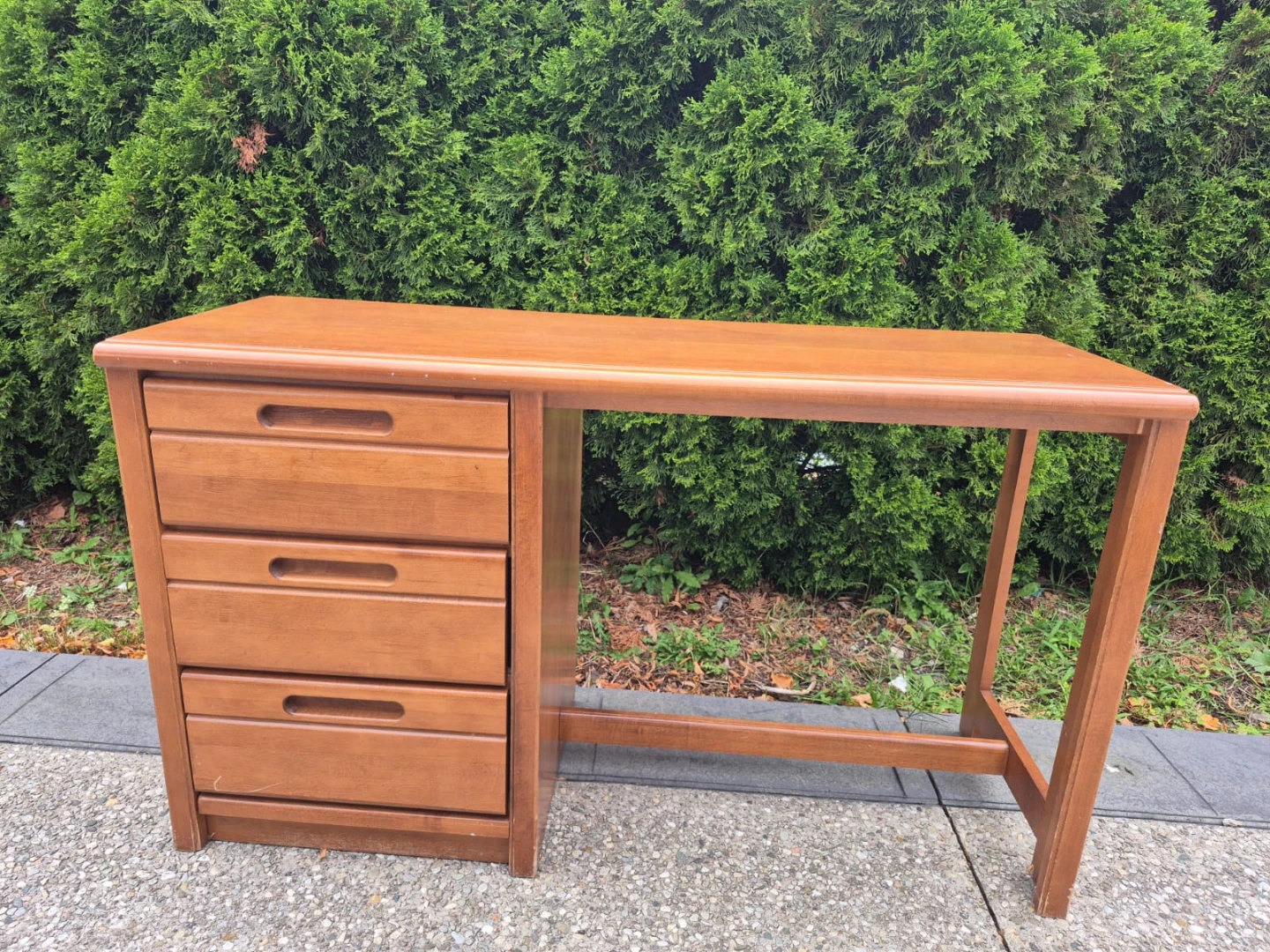 Wooden Study Desk / Home Office Desk – Excellent Condition - photo 2