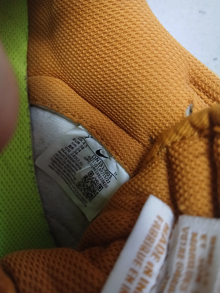 Nike Dunk Low "University Gold" Sneakers - photo 3