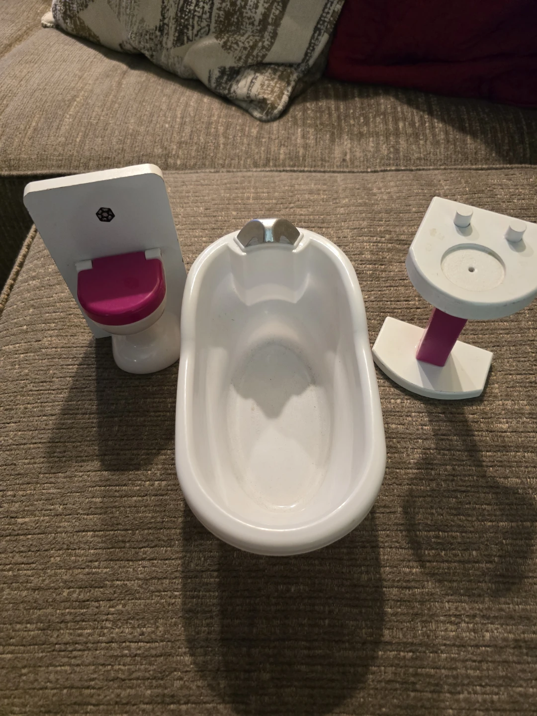 Dollhouse Bathroom Set with Bathtub, Toilet, and Sink - photo 2