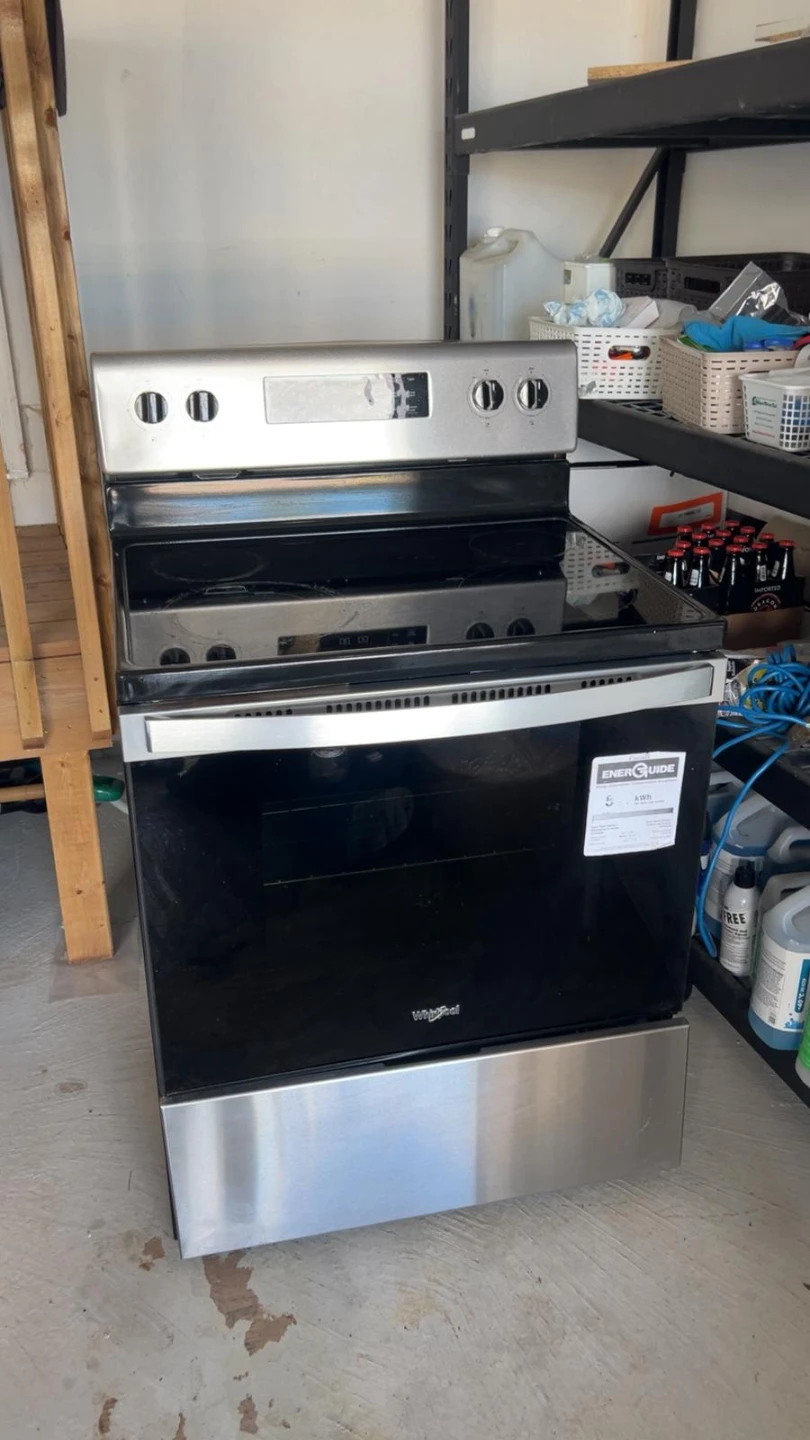 Whirlpool Electric Stove / Range – $650