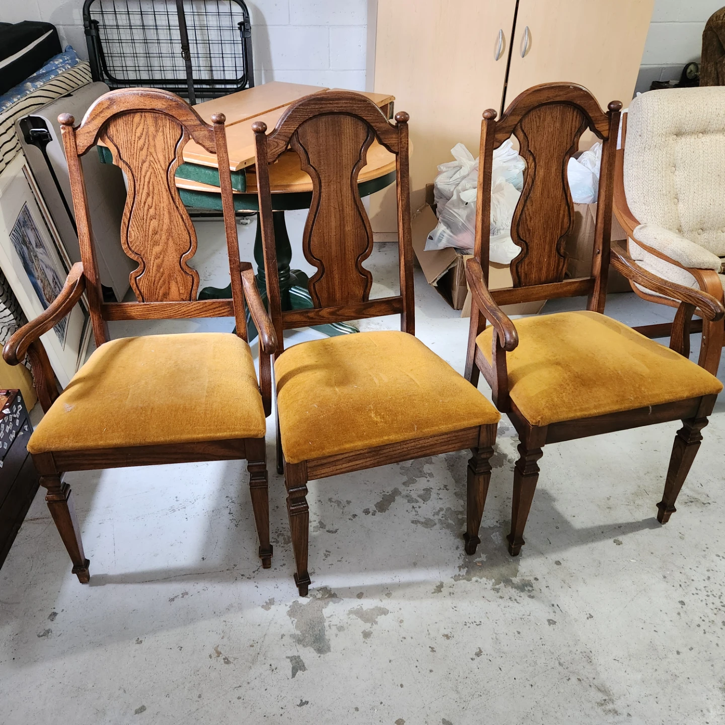 Pedestal table & chairs - photo 2