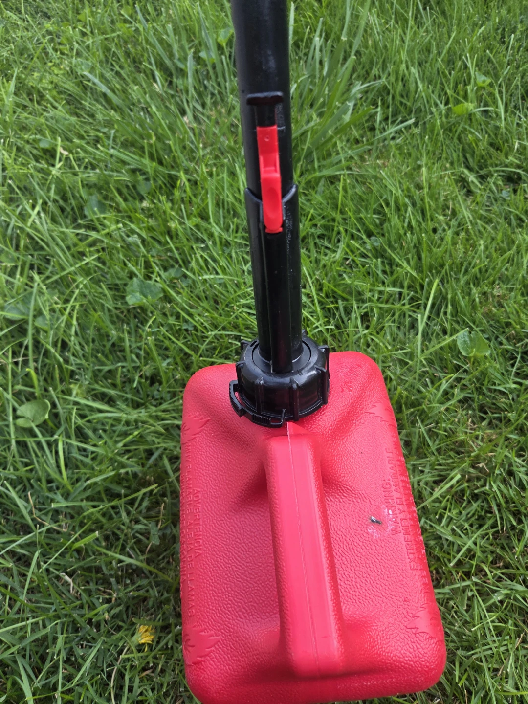 NEW GAS CAN - photo 2