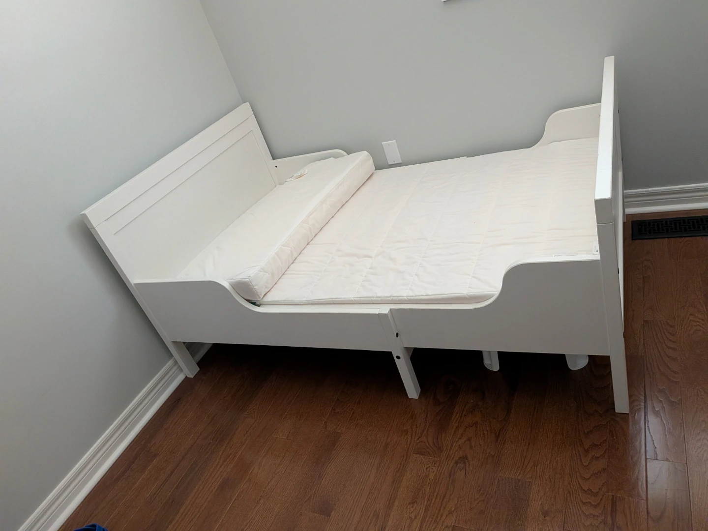 SUNDVIK Ikea Toddler Kids Bed.....