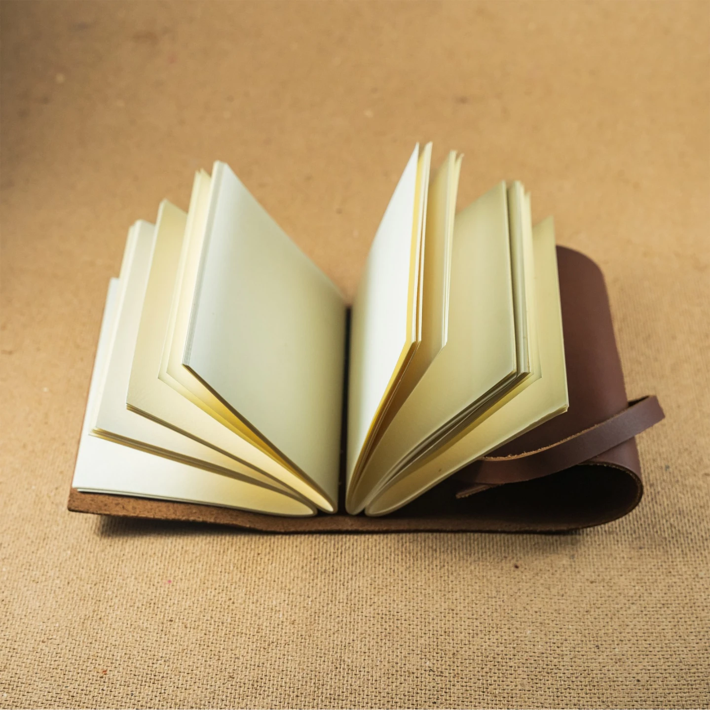 Premium Artisan Leather: Notebook Covers & Cigarette Cases