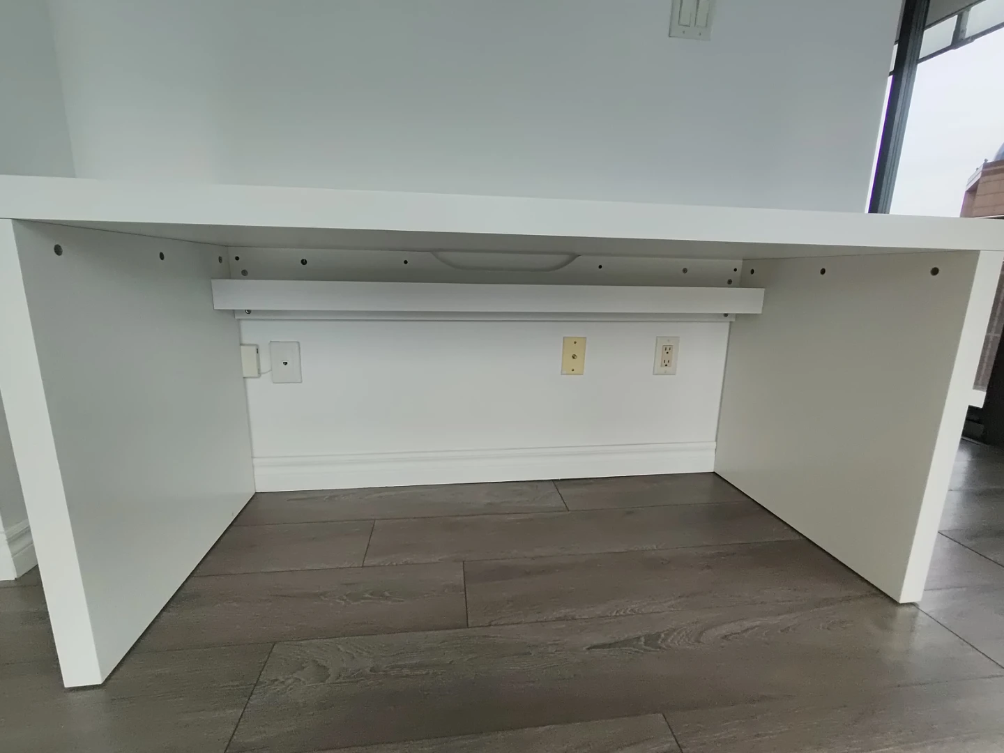 IKEA MALM desk - photo 3