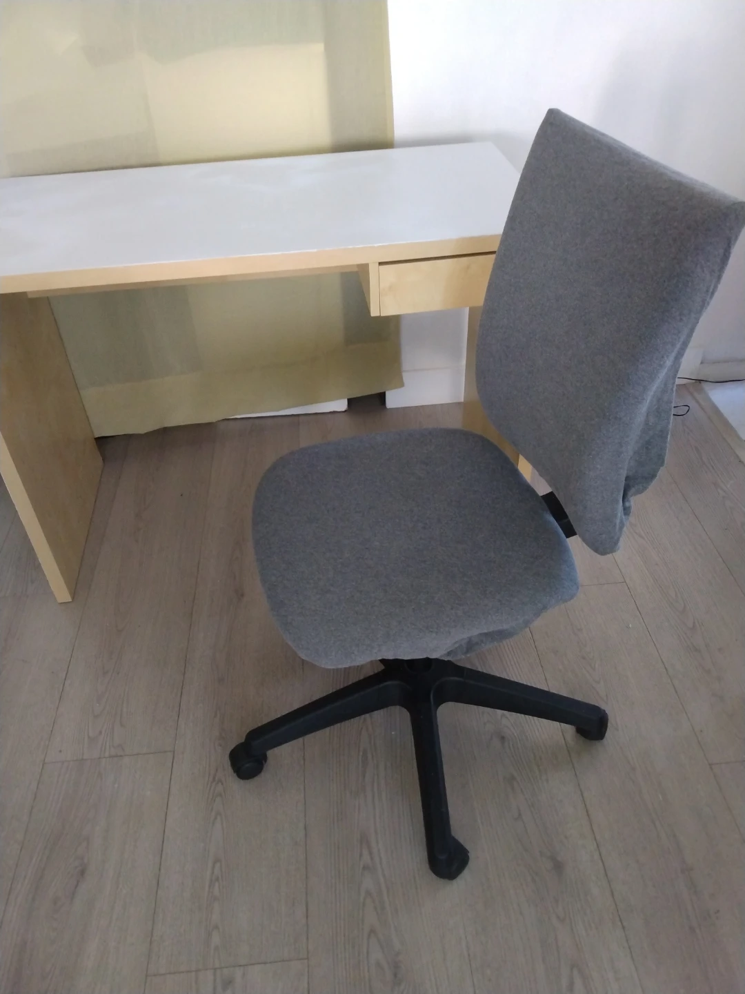 Study desk & Grey fabric office chair