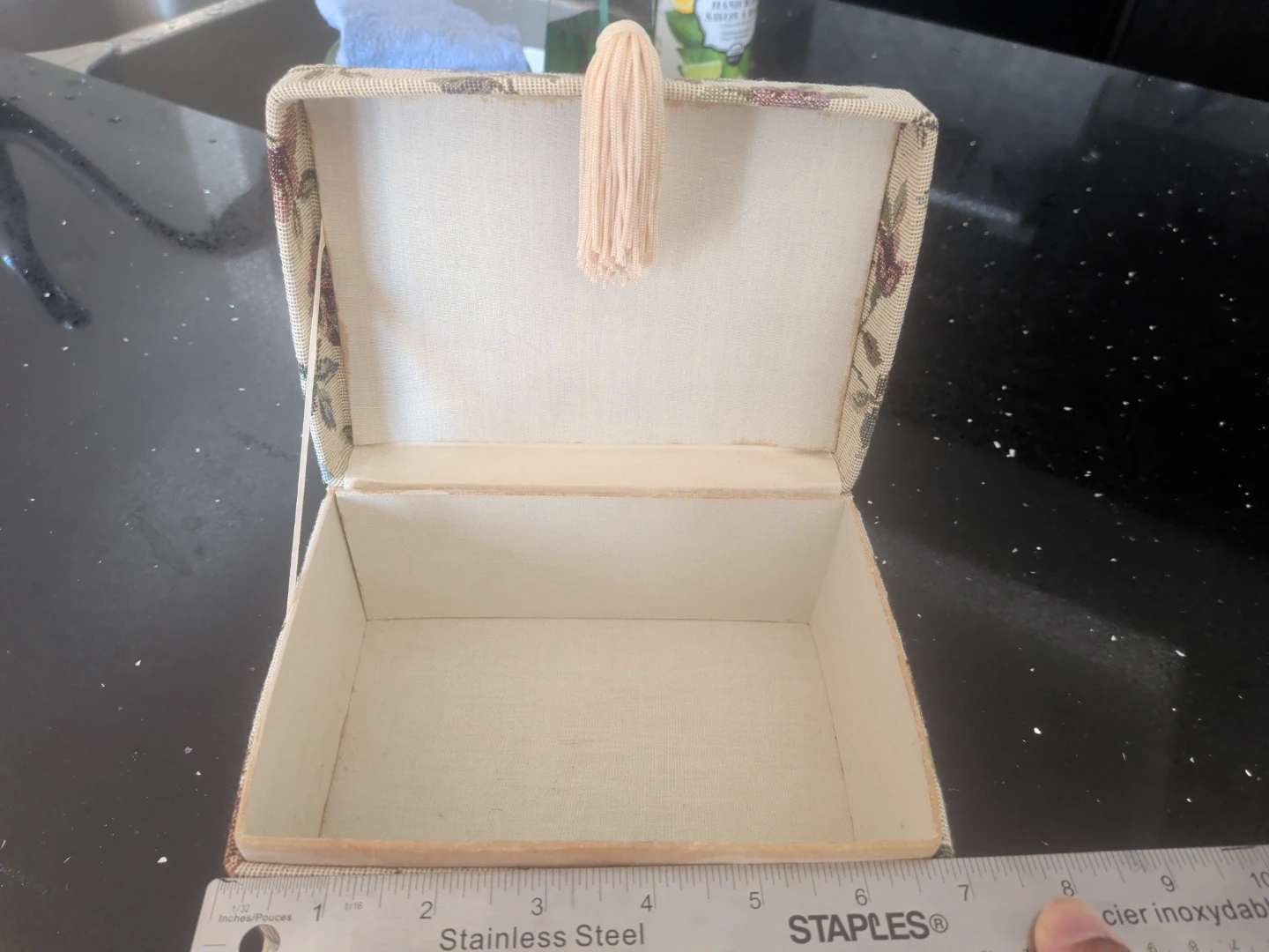 Chest with Tassel - photo 4