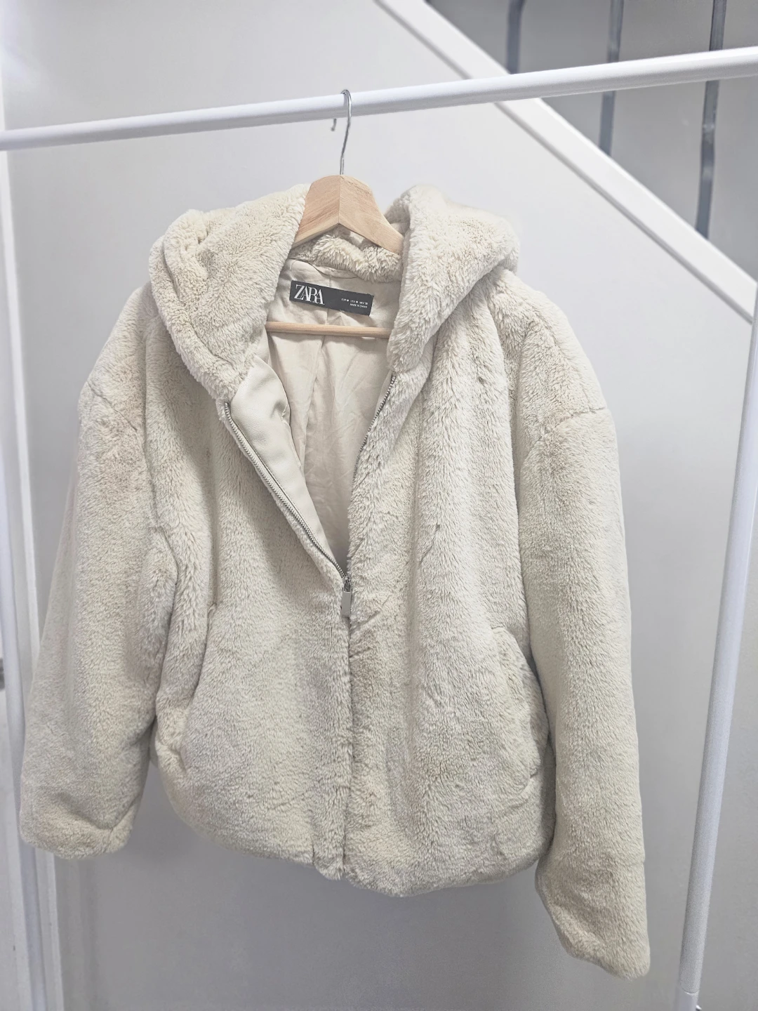 ZARA Faux Fur Hooded Jacket Cream M