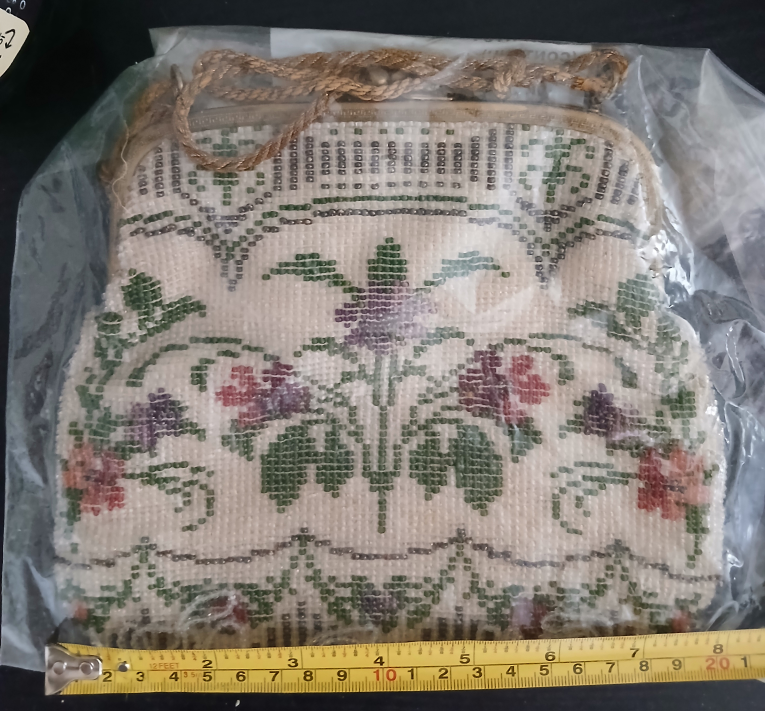 Vintage Beaded Floral Purse - photo 2